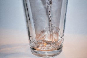 water_and_glasses_201060